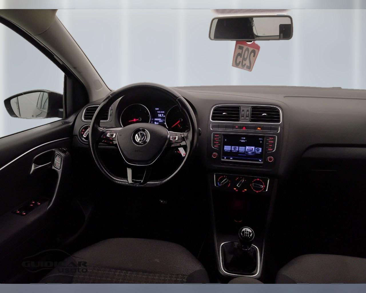 VOLKSWAGEN Polo V 2014 - Polo 5p 1.0 mpi Comfortline 75cv