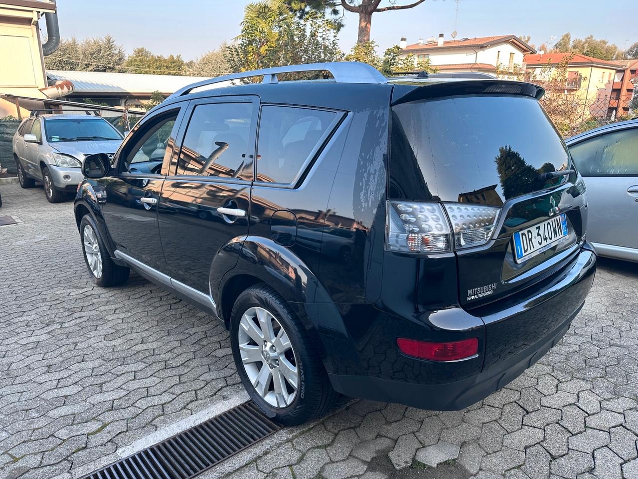 Mitsubishi Outlander 2.2 DI-D Instyle 7 p.ti DPF