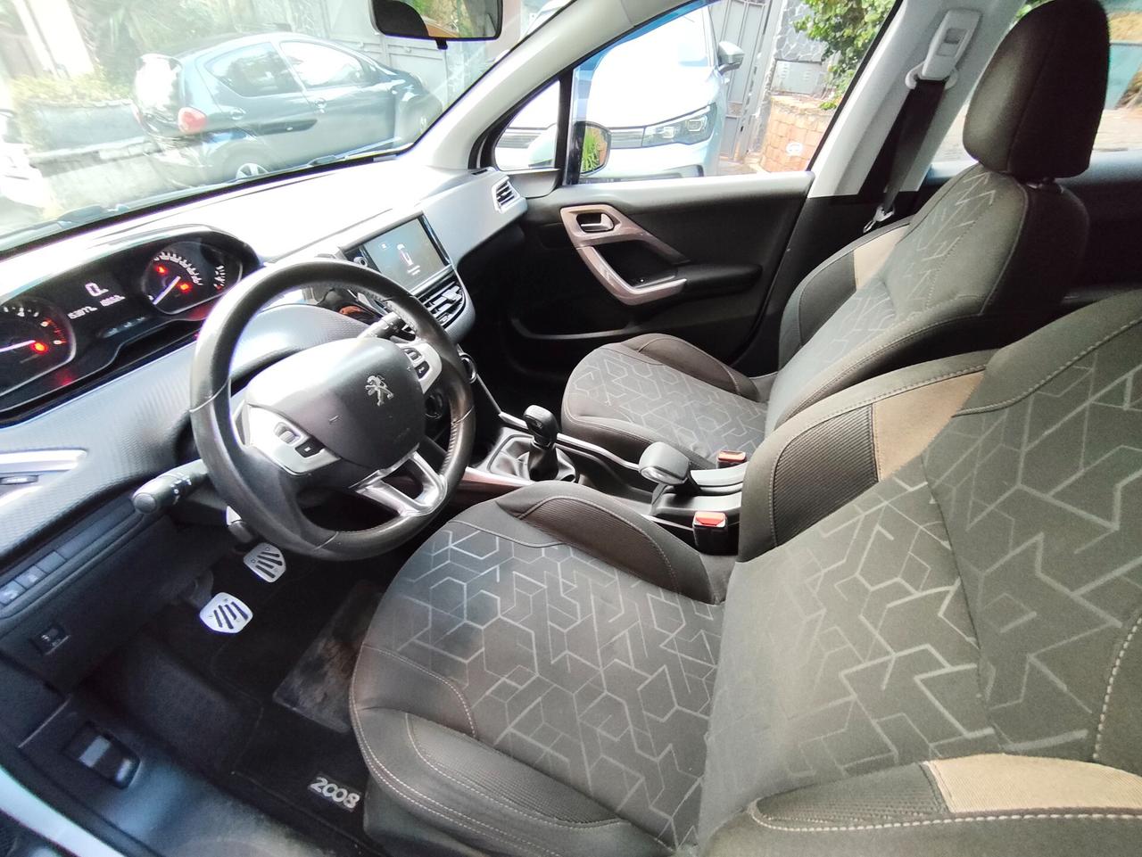 Peugeot 2008 BlueHDi 100 CV 2016
