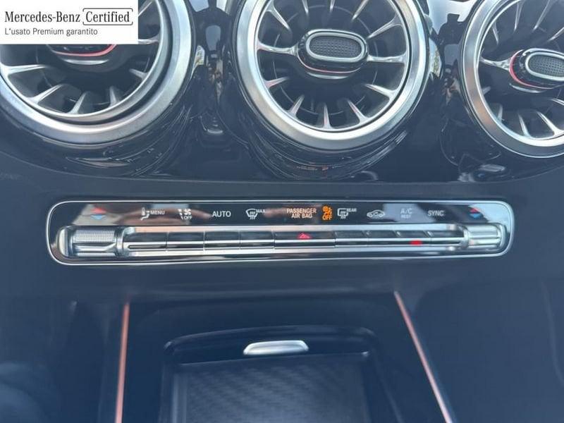 Mercedes-Benz GLA 200 D PREMIUM AUTO