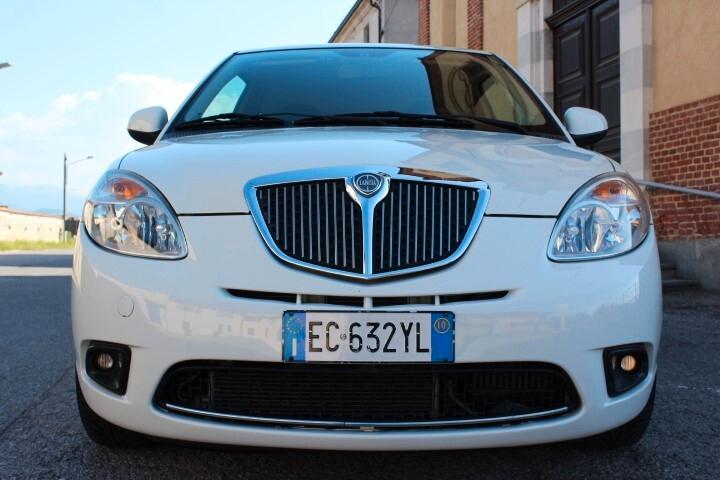 Lancia Ypsilon 1.3 MJT New Oro ESTETICA DA ESPOSIZIONE 5POSTI CLIMA CD USB AUX IN PNEUMATICI ALL SEASON