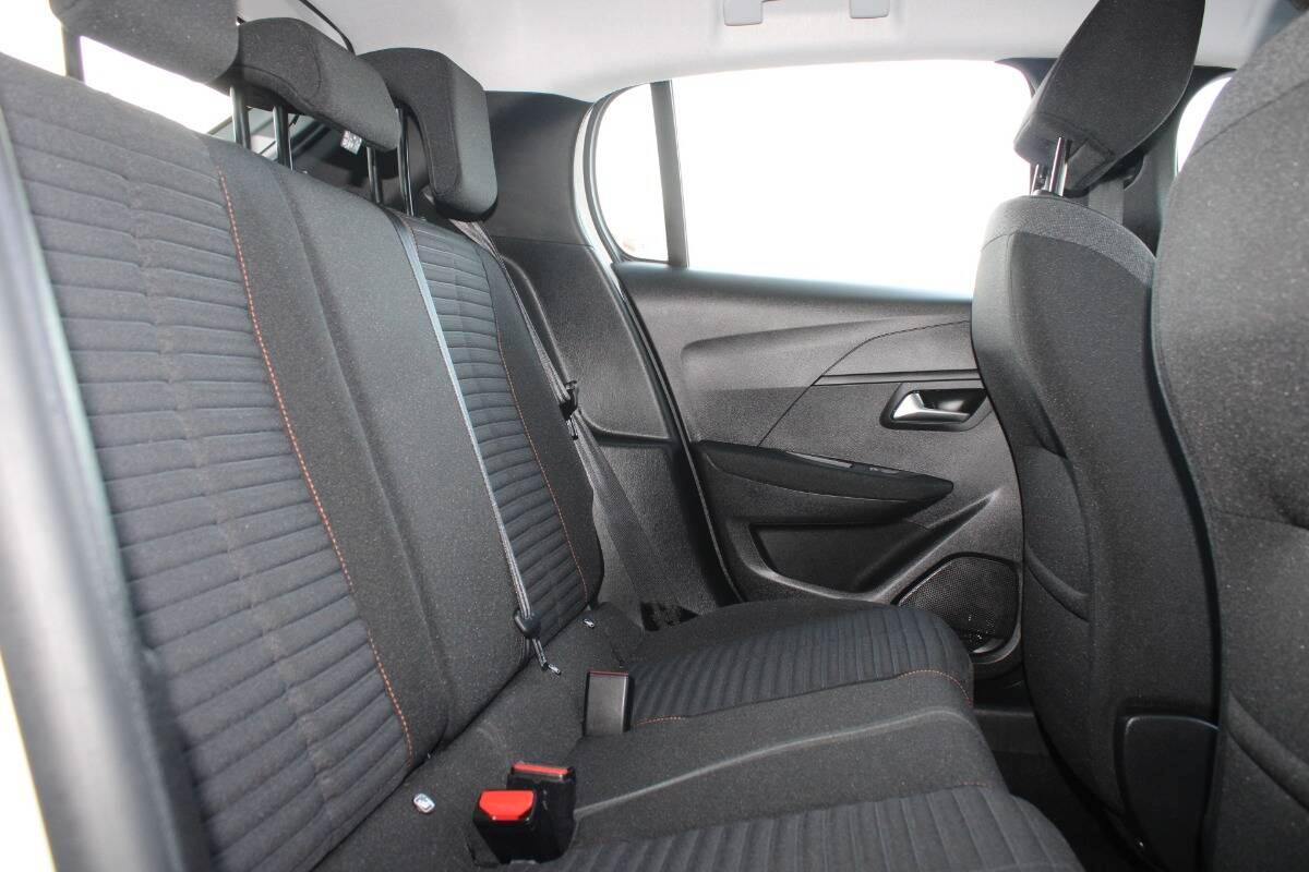 Peugeot 208 1.2 puretech Active Pack s&s 75cv Con NAVIGATORE
