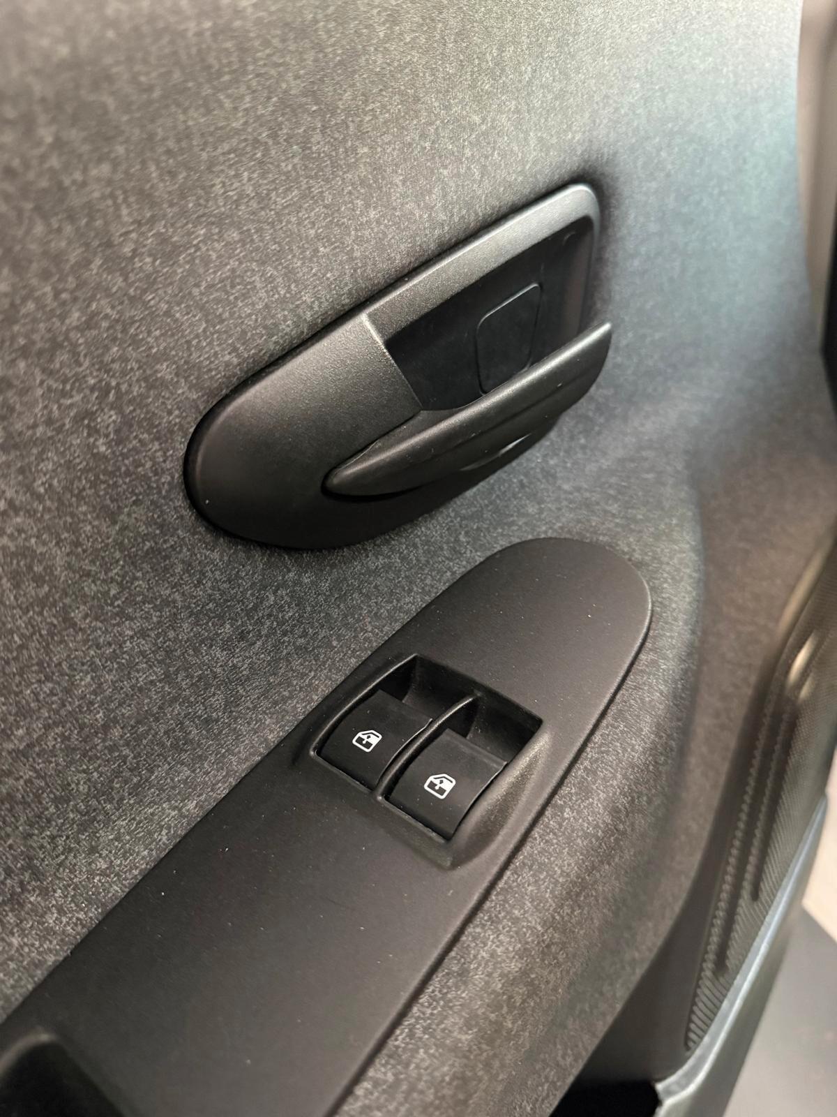 Lancia Ypsilon 1.0 FireFly 5 porte Hybrid Ecochic Silver