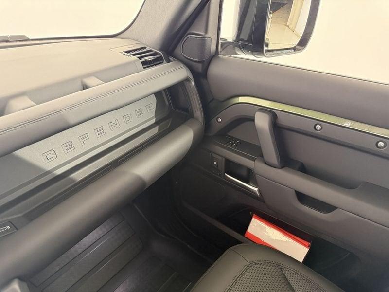 Land Rover Defender D250 AWD Auto 110 X-Dynamic SE