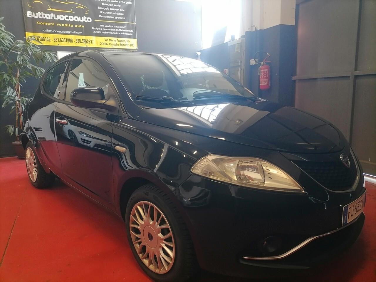 Lancia Ypsilon 1.2 69 CV 5 porte Unyca