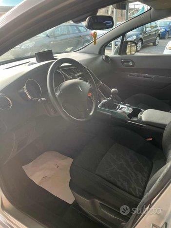 PEUGEOT 3008 2.0 HDi 150CV Business