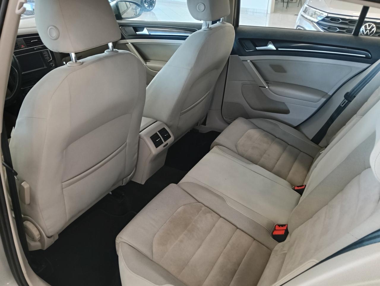 Volkswagen Golf Business 1.6 TDI 5p. Highline