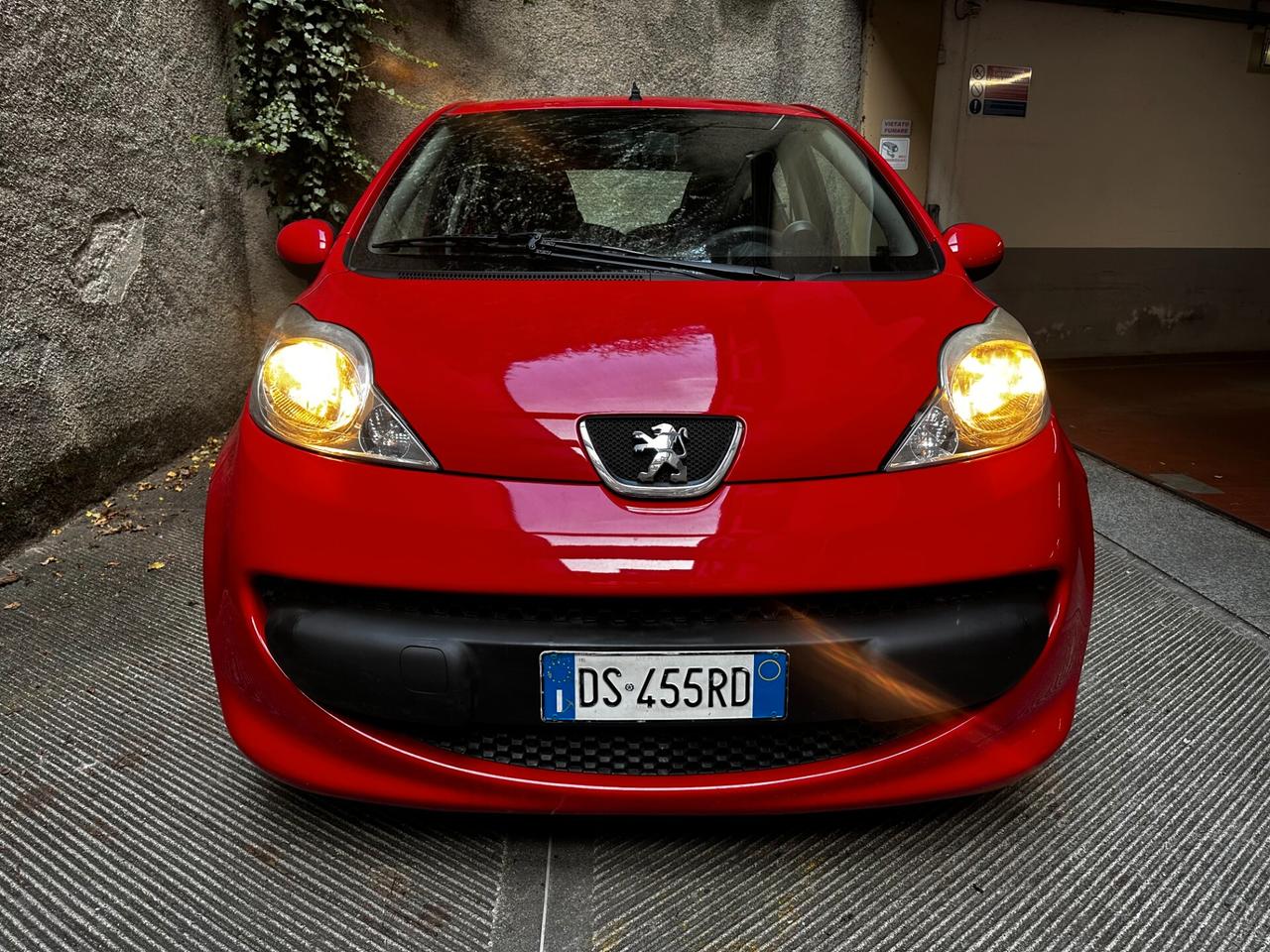 Peugeot 107 1.0 68CV 5p. Sweet Years 2Tronic