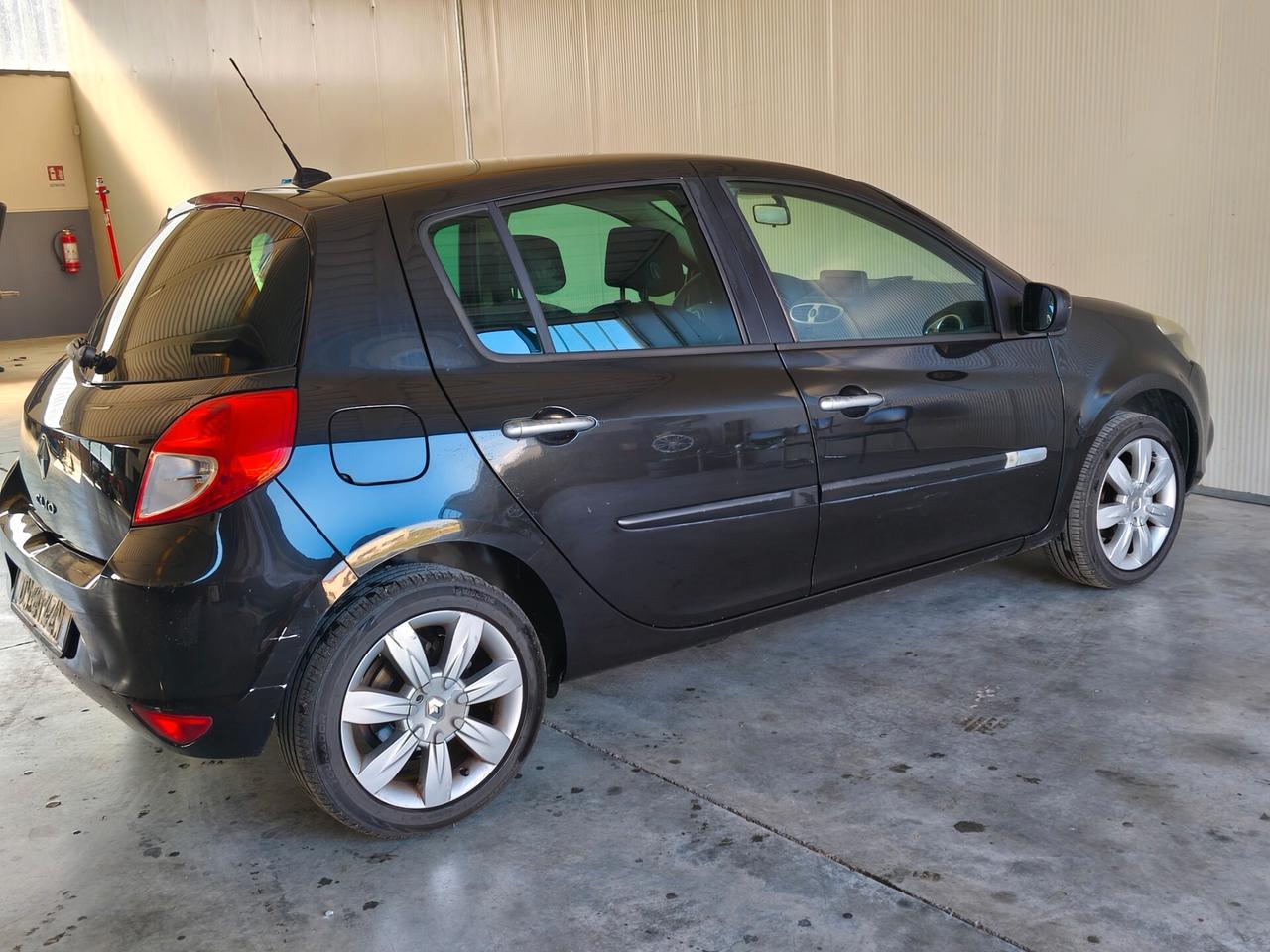 Renault Clio 1.2 16V 5 porte Dynamique