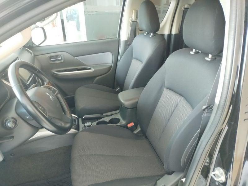 Mitsubishi L200 L200 2.4 DI-D/181CV Club Cab Intense Cabina Estesa