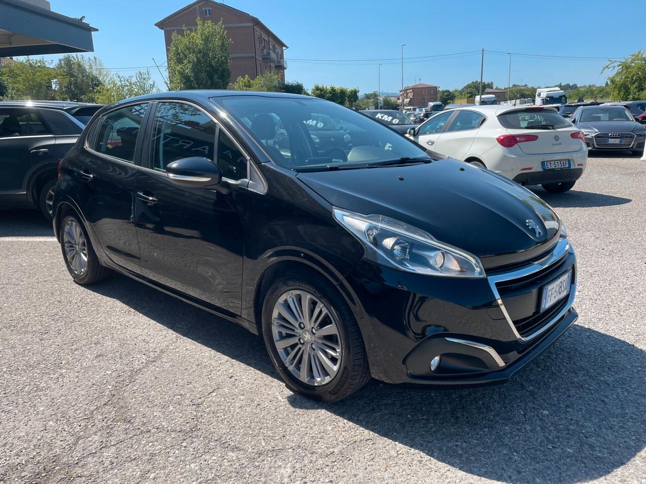 Peugeot 208 PureTech 82 5 porte Allure DISTRIBUZIONE NUOVA