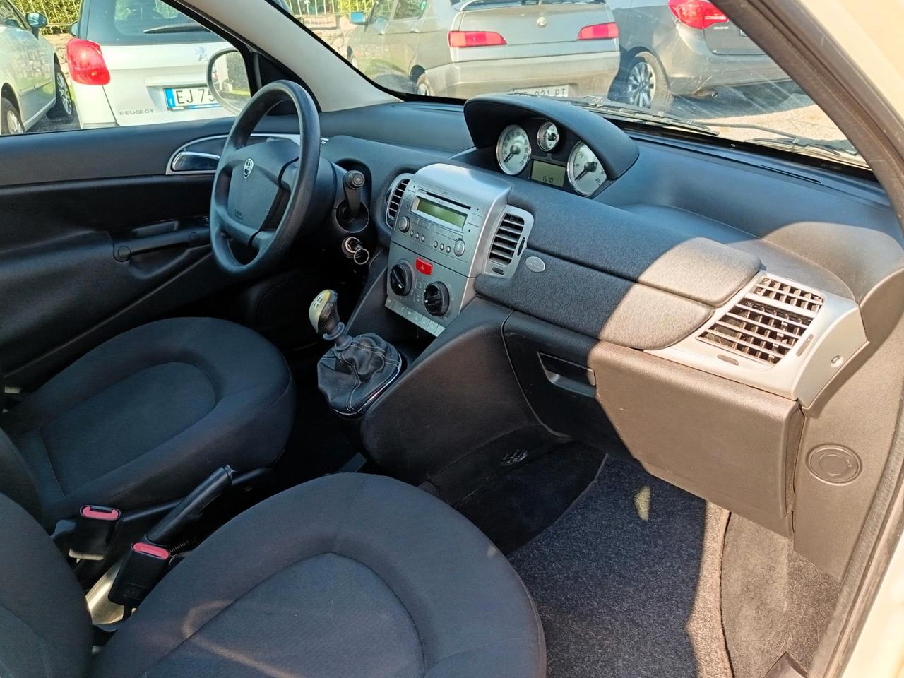 Lancia Ypsilon 1.2 UNYCA