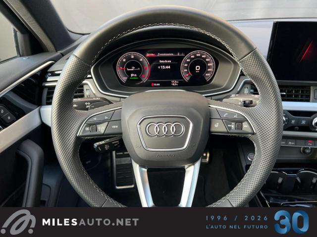 AUDI A4 quattro Matrix S tronic S line black edition Pano
