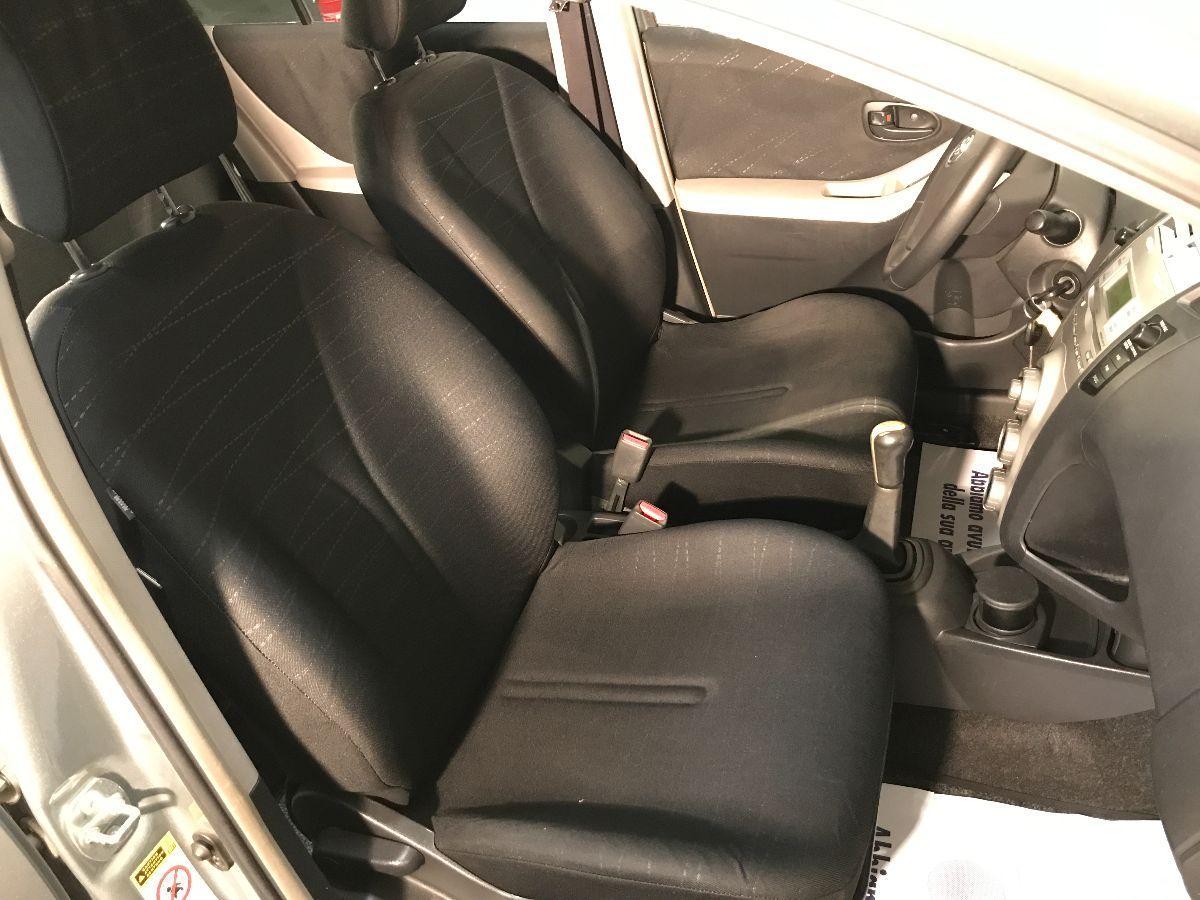 TOYOTA Yaris 1.0 5p. Sol