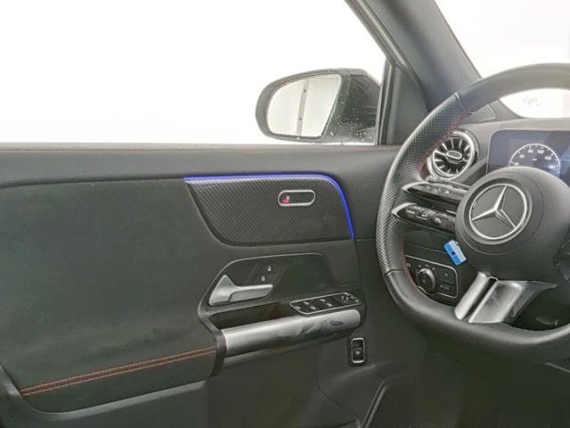 MERCEDES-BENZ GLA 180 Automatic AMG Line Advanced Plus