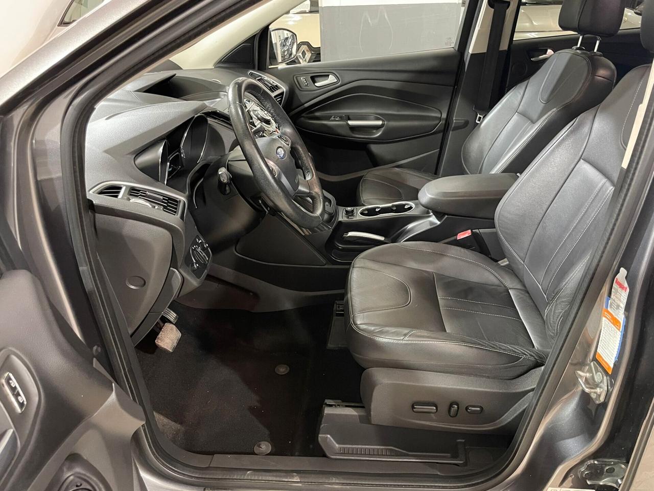 Ford Kuga 2.0 TDCI 140 CV 4WD Powershift Titanium