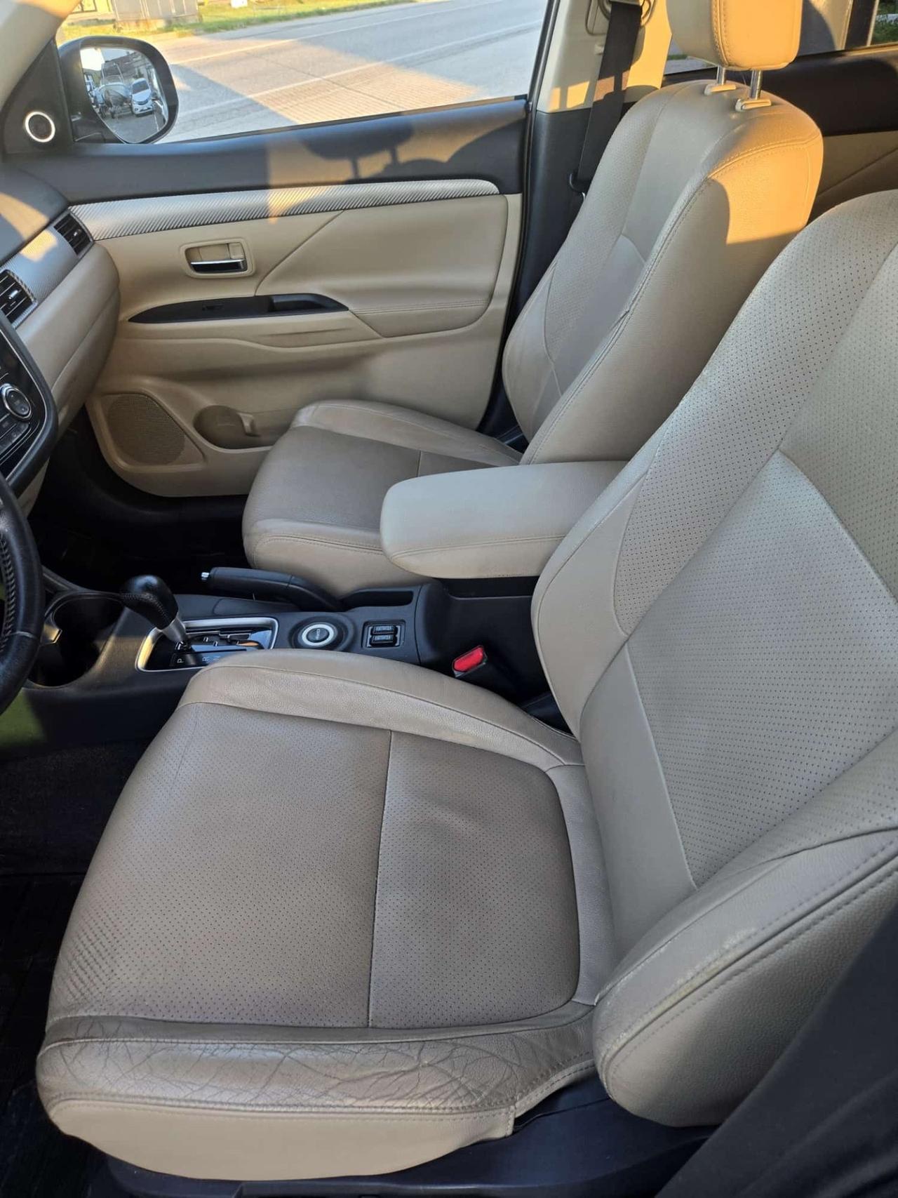 Mitsubishi Outlander 2.2 DI-D 4WD Instyle 7p.
