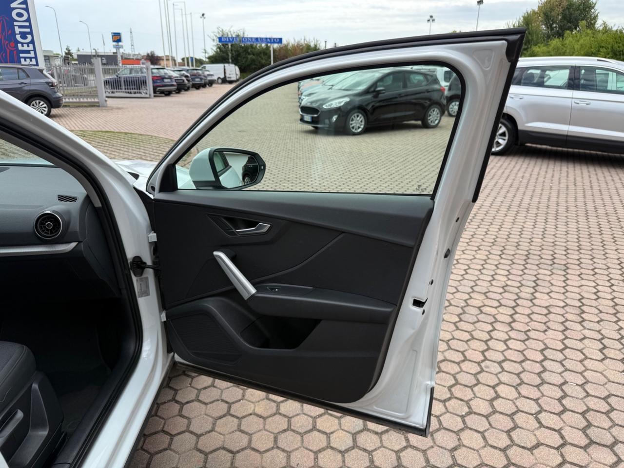 Audi Q2 35 TDI quattro S tronic Business