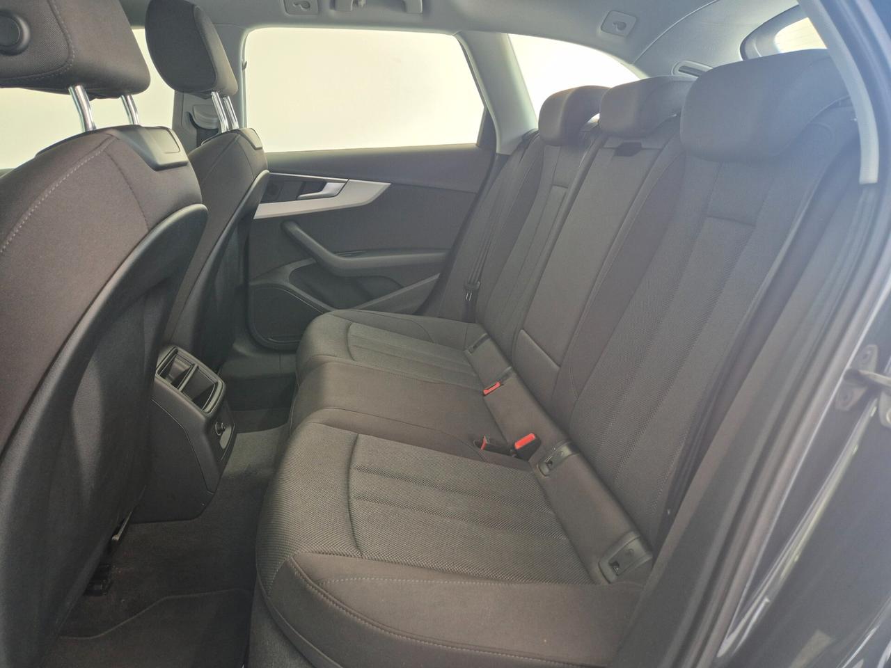 A4 Avant 30 2.0 tdi Business Advanced 163cv S tronic