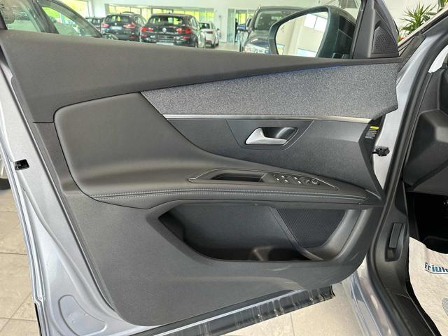 PEUGEOT 3008 Hybrid 225 e-EAT8 Allure Pack