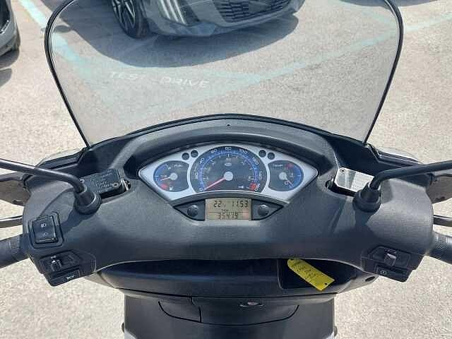 Yamaha XMAX 250