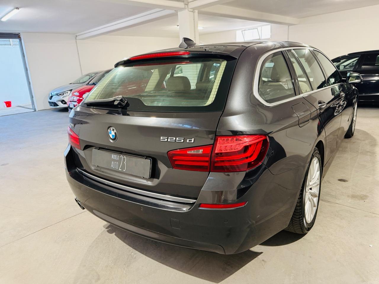 Bmw 525d xDrive Touring Luxury*218 CV*FULL*