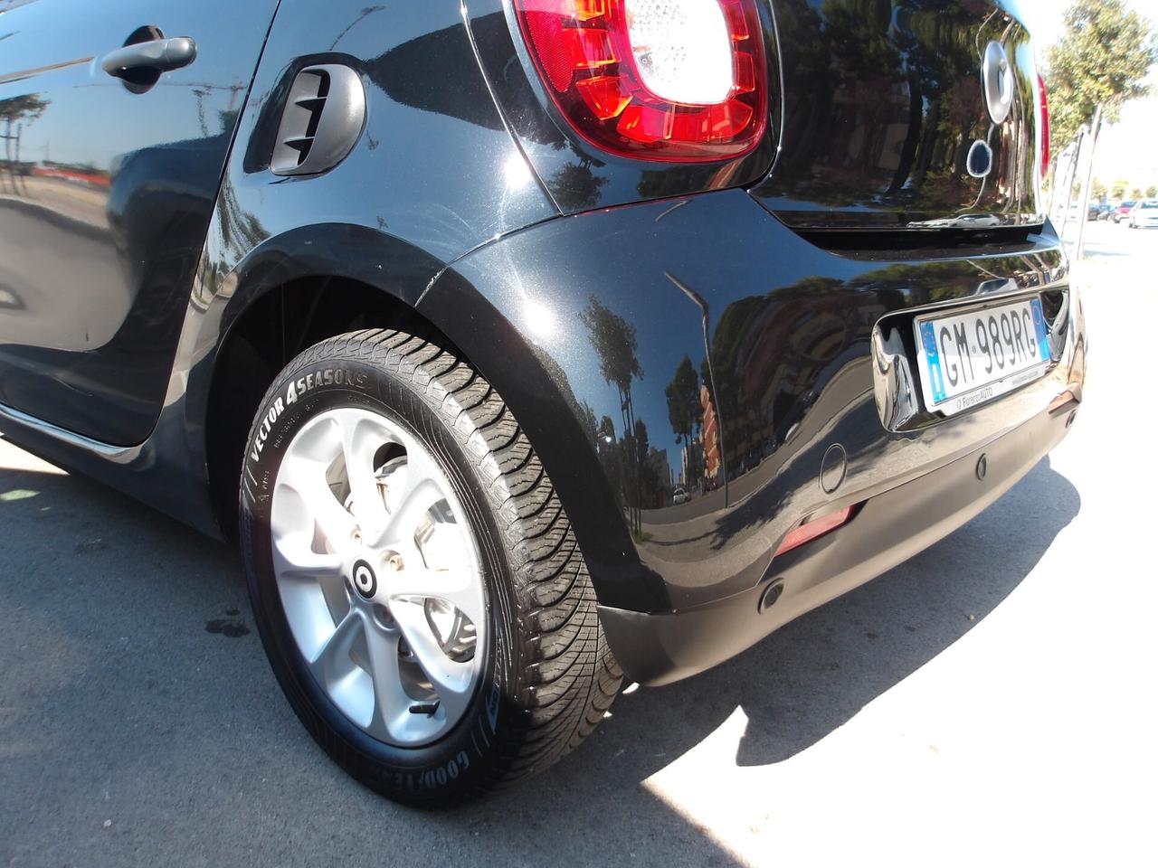 SMART FORFOUR 1.0 BENZ-GARANZIA FULL