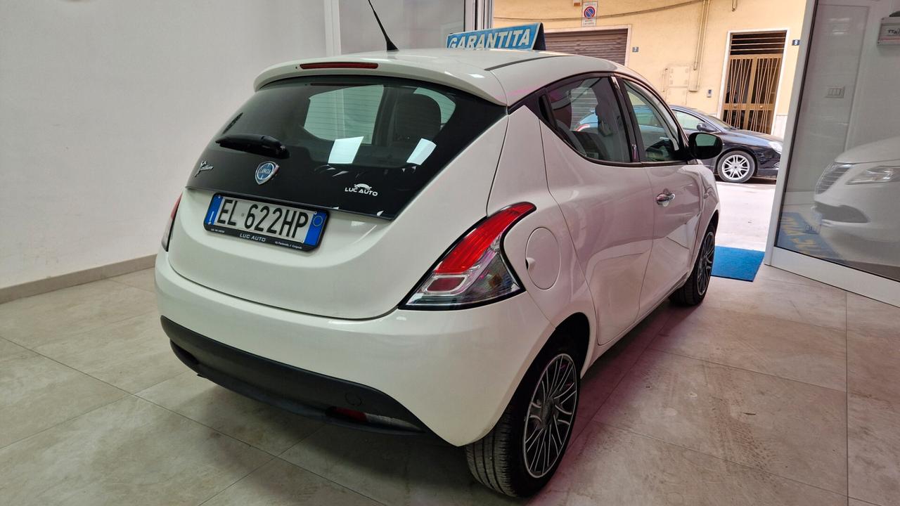 Lancia Ypsilon 1.2 69 CV 5 porte S&S Gold