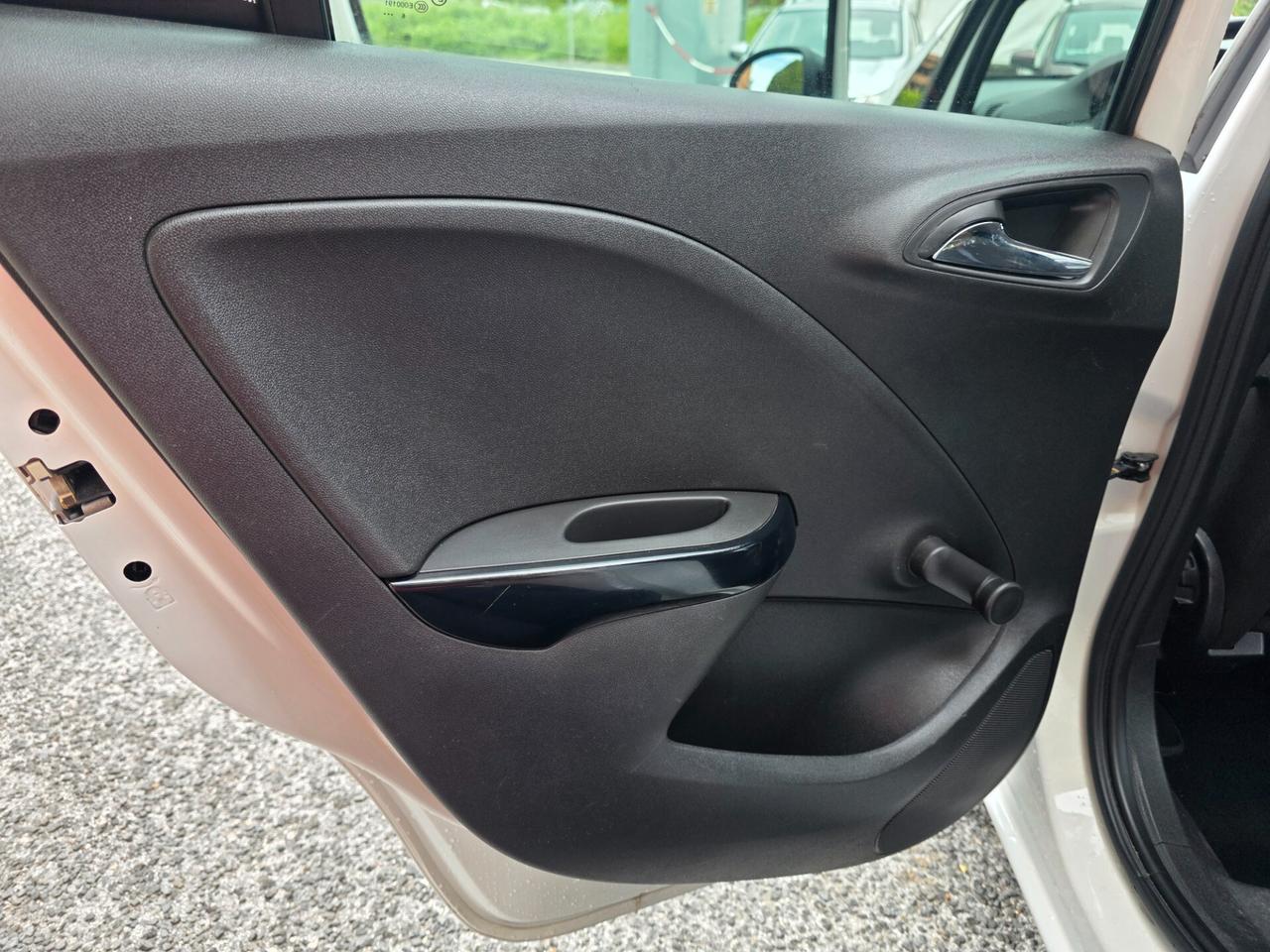 Opel Corsa 1.2 Coupé b-Color