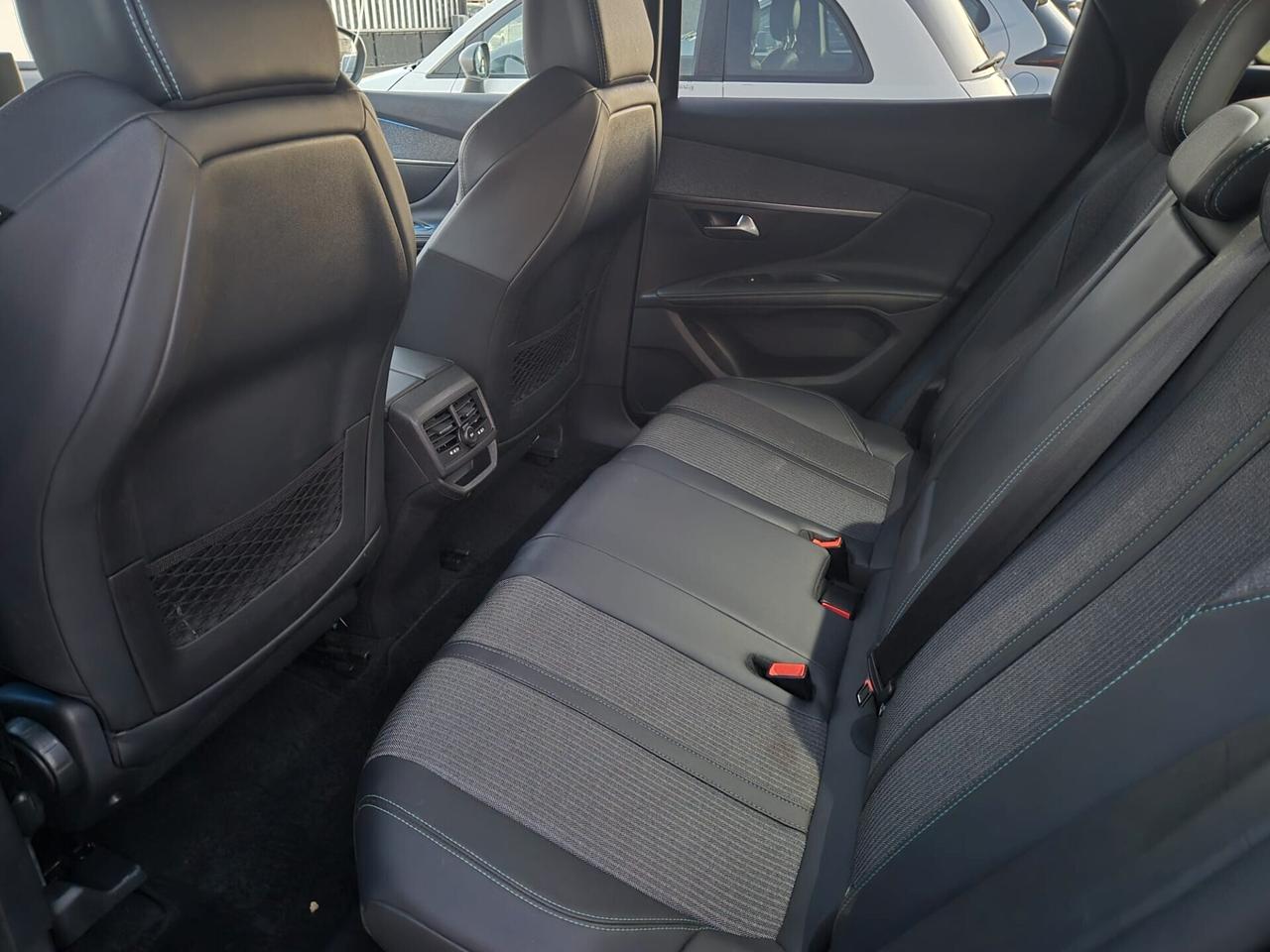 Peugeot 3008 BlueHDi 130 S&S EAT8 Allure Pack