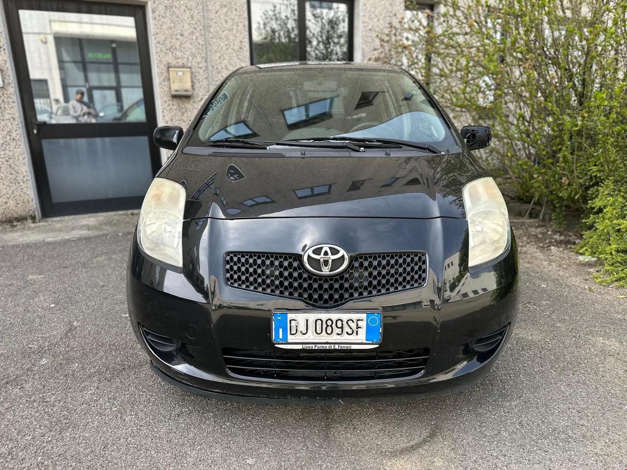 Toyota Yaris 1.0 5 porte Sol