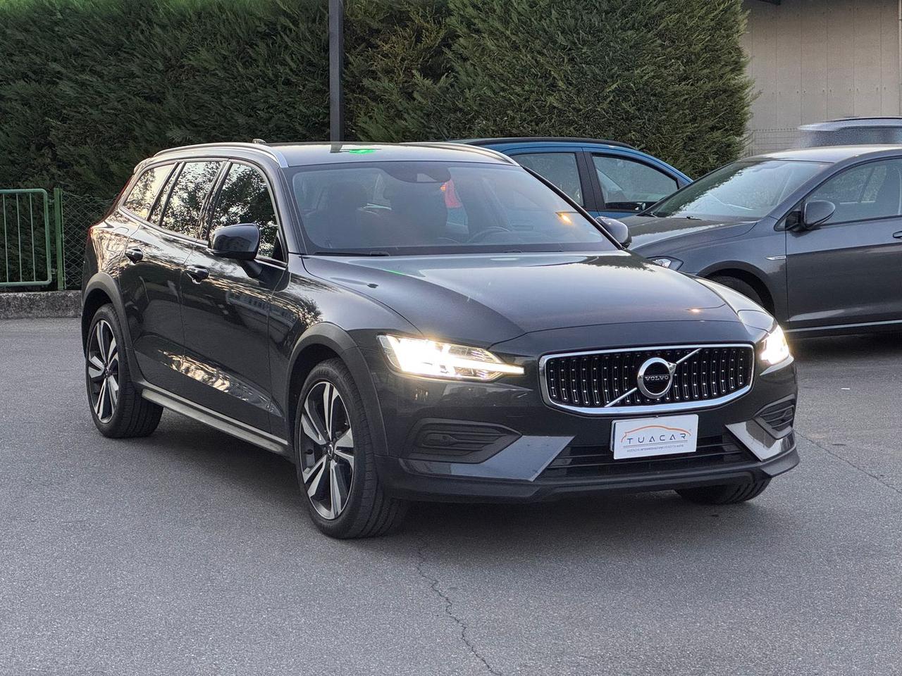 Volvo V60 Cross Country Pro 2.0 D4 #50524
