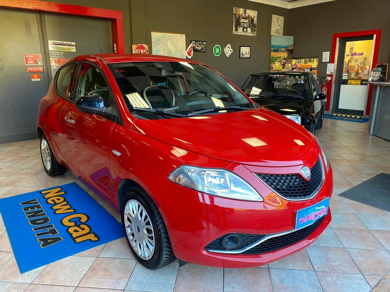 Lancia Ypsilon 1.2 69 CV 5 porte GPL Ecochic Gold