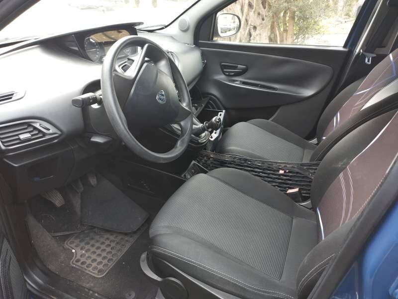 Lancia Ypsilon 0.9 TwinAir 85 CV 5 porte Metano Ecochic