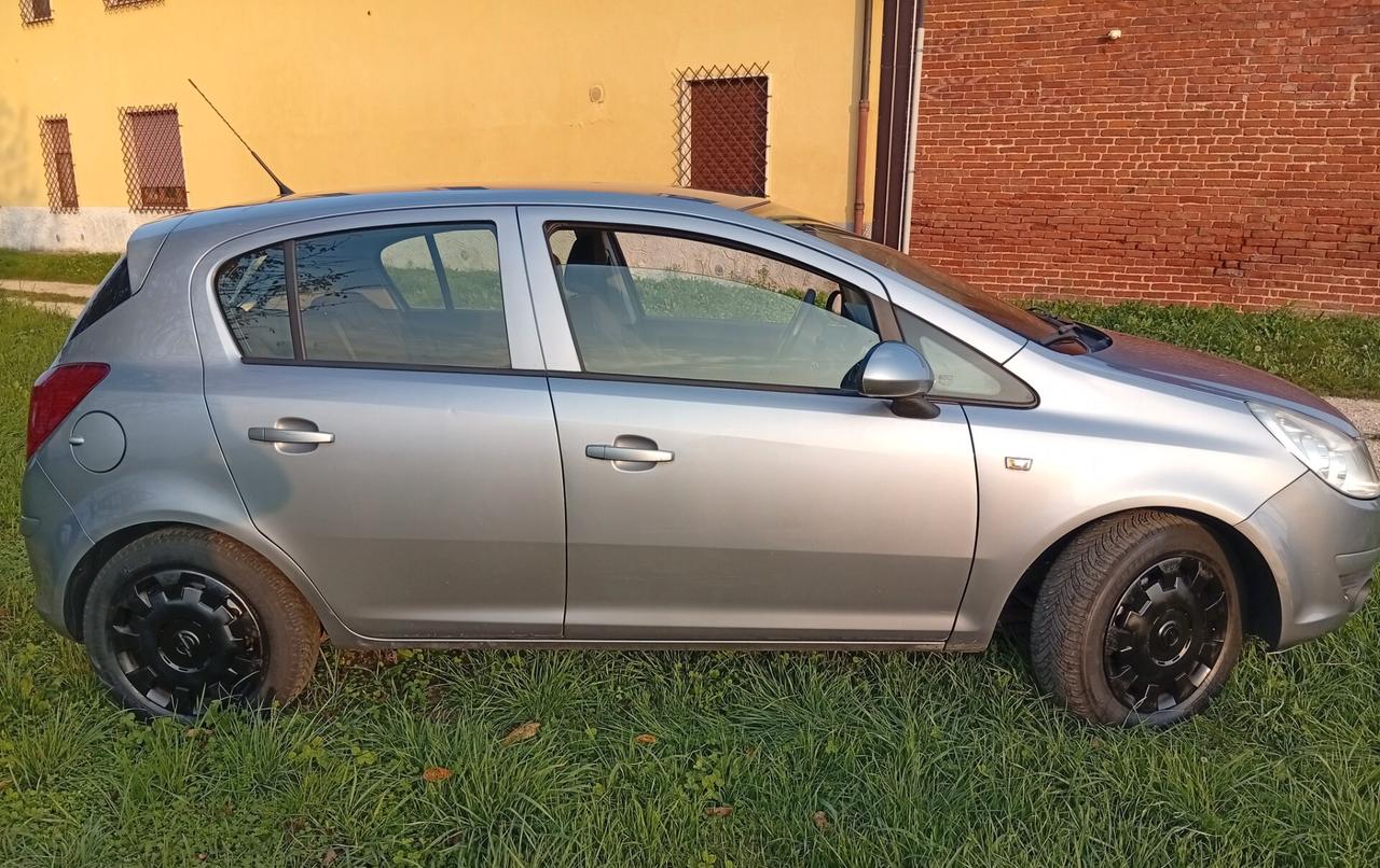 Opel Corsa 1.2 5 porte 130.000km