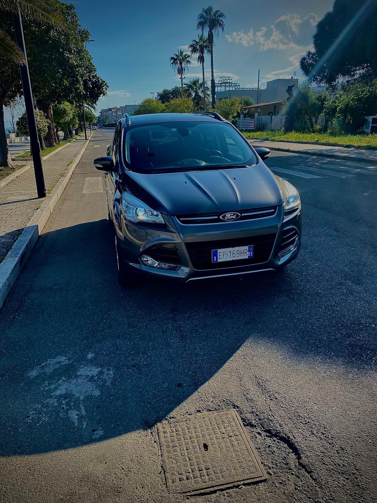 Ford Kuga 2.0 TDCI 140 CV 4WD Powershift Titanium