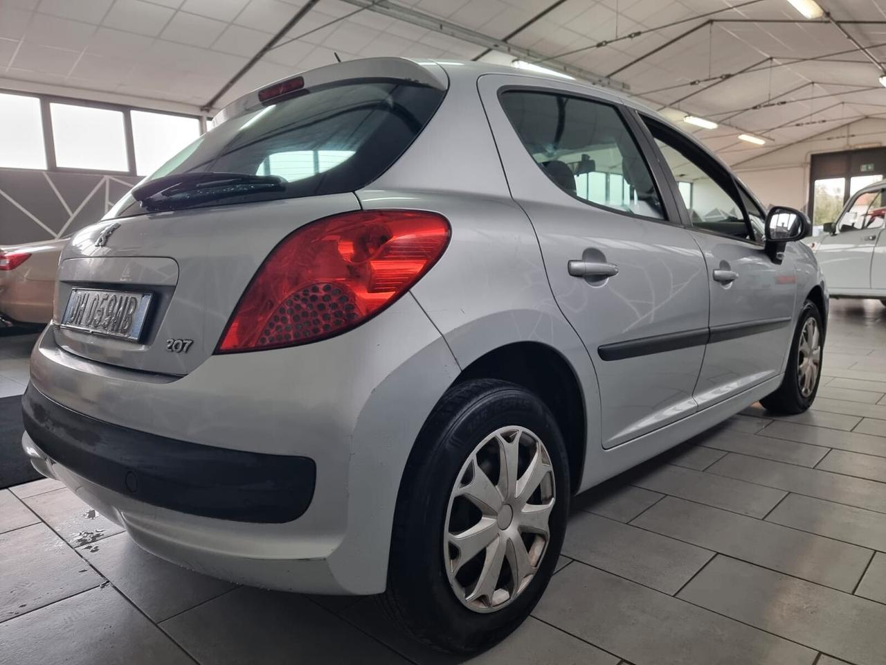 Peugeot 207 1.4 8V 75CV 5p. ONE Line NEOPATENTATI