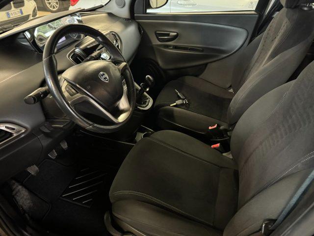 LANCIA Ypsilon 1.2 69 CV 5 porte Neopatentati