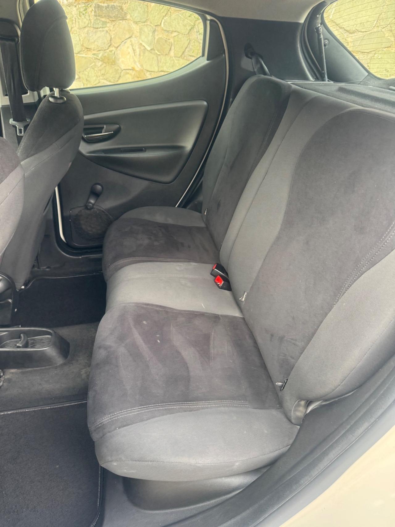 Lancia Ypsilon 1.2 Benzina 69Cv *PLATINUM* 2012