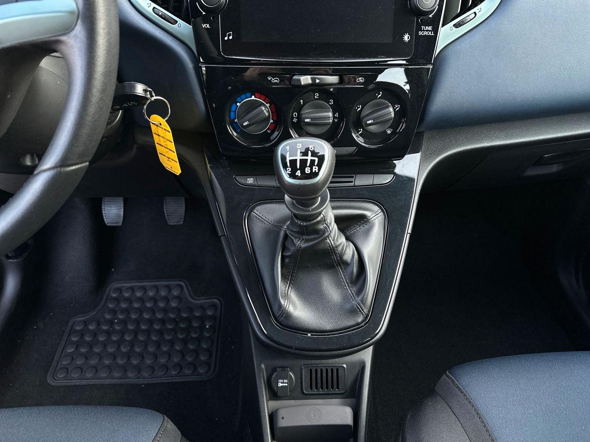 LANCIA Ypsilon III 2021 - Ypsilon 1.0 firefly hybrid Platino s&s 70cv