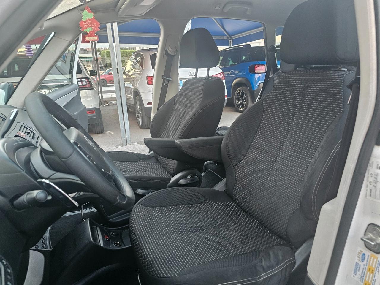 Citroen C4 Picasso 1.6 HDi 112CV..Automatica.2013