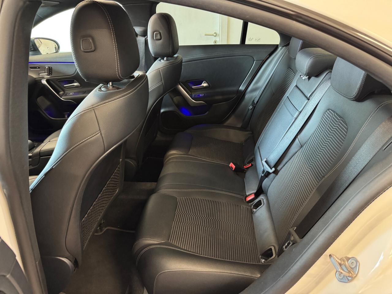 MERCEDES-BENZ CLA 200 d AUT. SPORT / NIGHT EDITION