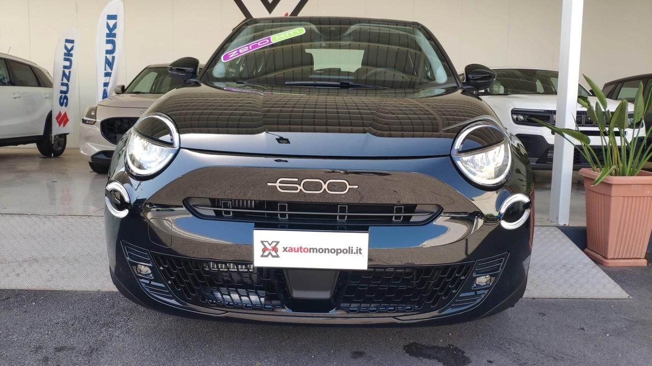Fiat 600 Hybrid 1200 cc 100 CV C. Automatico km 0