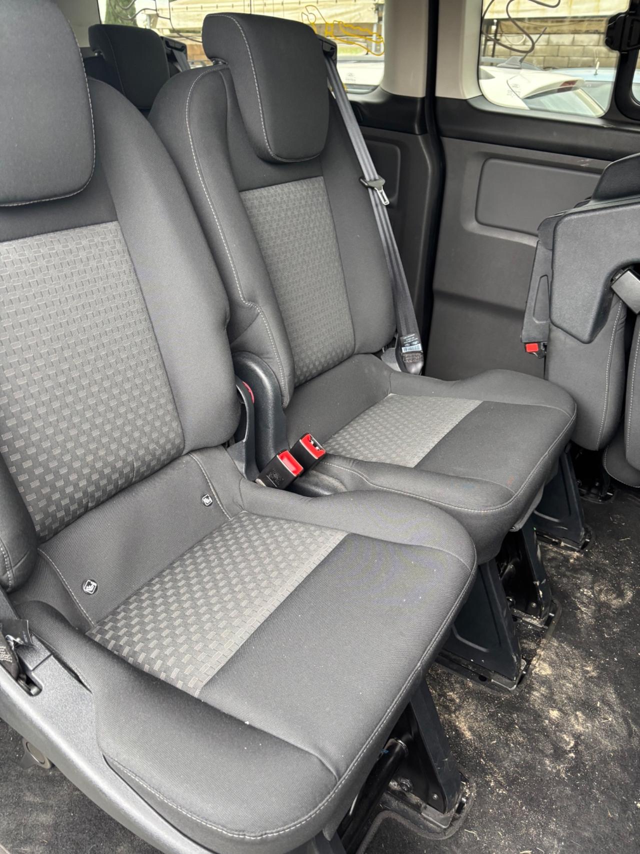 Ford Transit Connect 2.0 Furgone cambio automatico 9 posti pedana elettrica per ehndicap