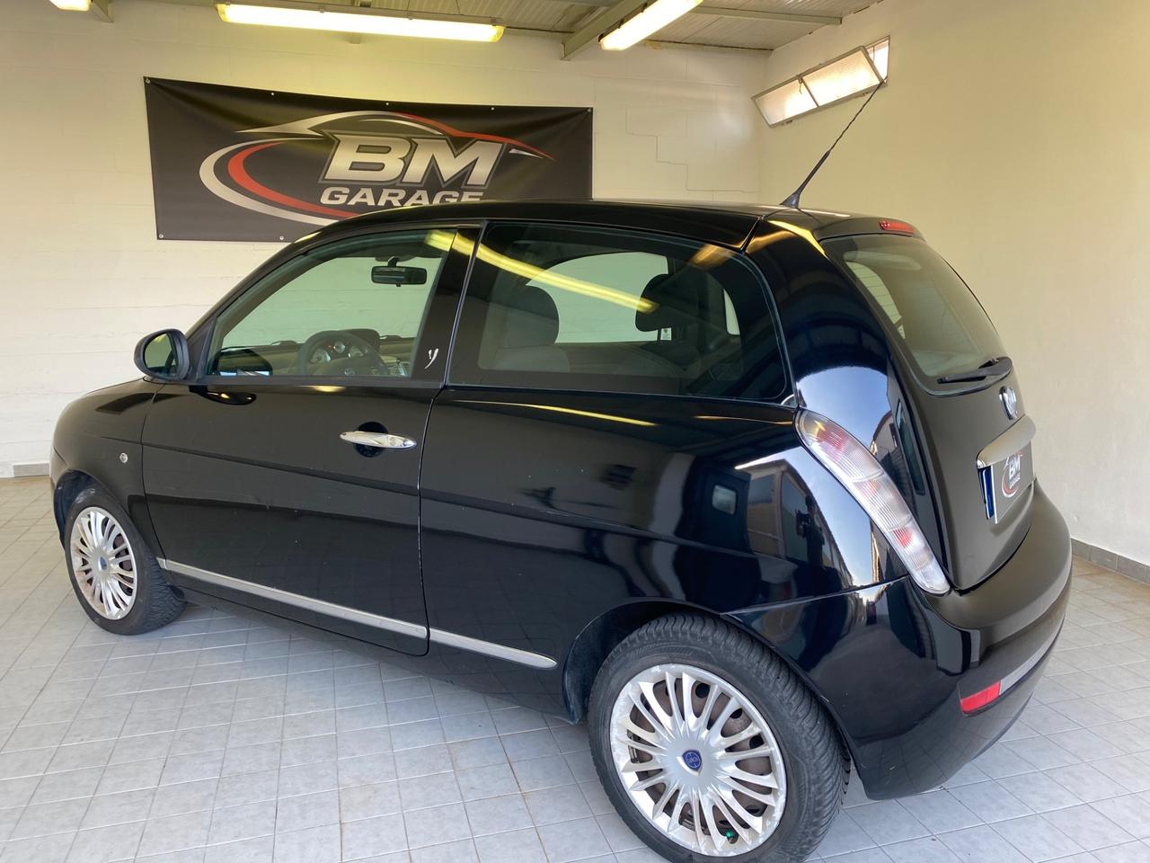 Lancia Ypsilon 1.2 69 CV GPL Platinum