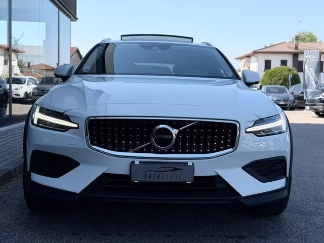 VOLVO V60 Cross Country B4 (d) AWD 197CV TETTO ARIBILE/R20