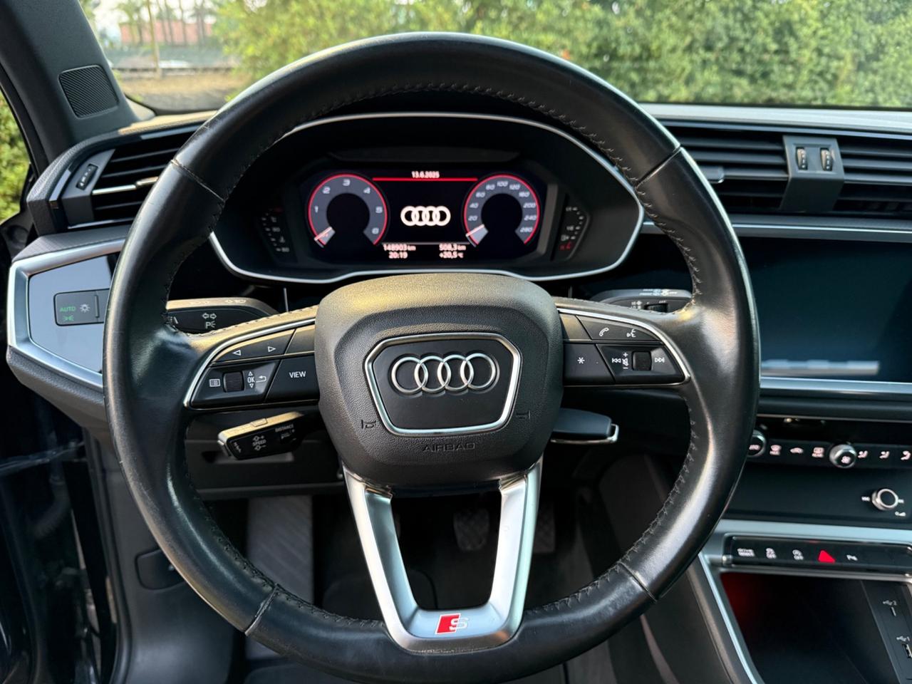 Audi Q3 35 TDI quattro S line edition TETTO