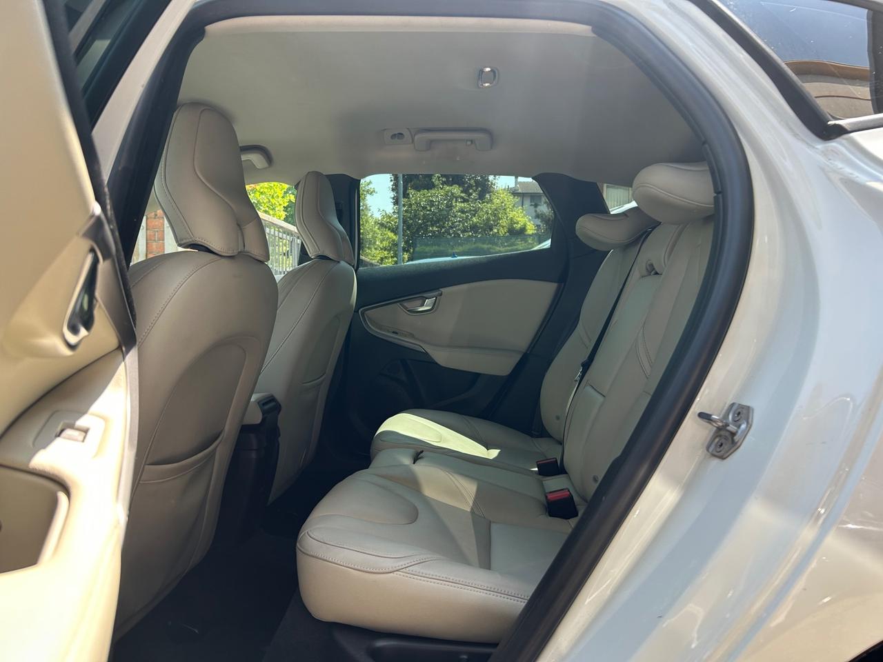 Volvo V40 D2 1.6 Powershift Momentum