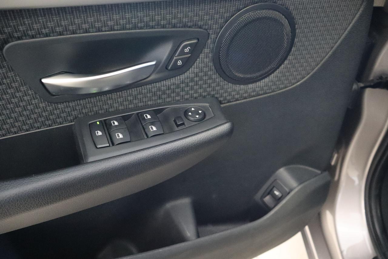 BMW 218 d ACTIVE TOURER ADVANTAGE - 218d