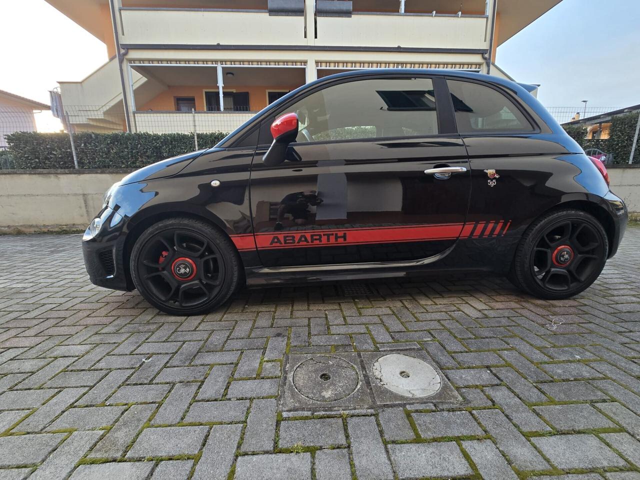 Abarth 595 1.4 Turbo T-Jet 160 CV Pista leggere descrizione